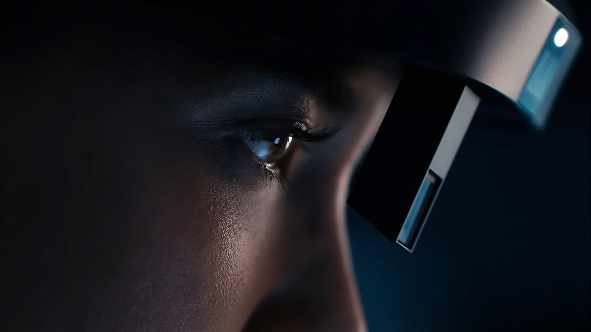 RealWear Arc 3 close-up banner